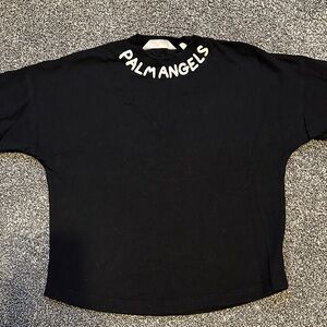 Unisex Palm Angels drop shoulder tee. Kept in good condition. Size 8Y.